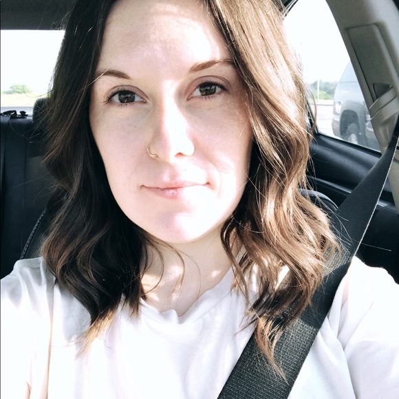 Meet your Posher, Sarahbeth - Picture 1 of 1